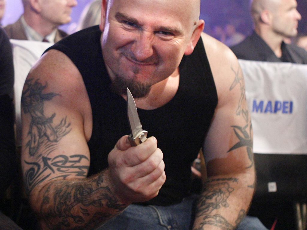 raper Liroy ze scyzorykiem