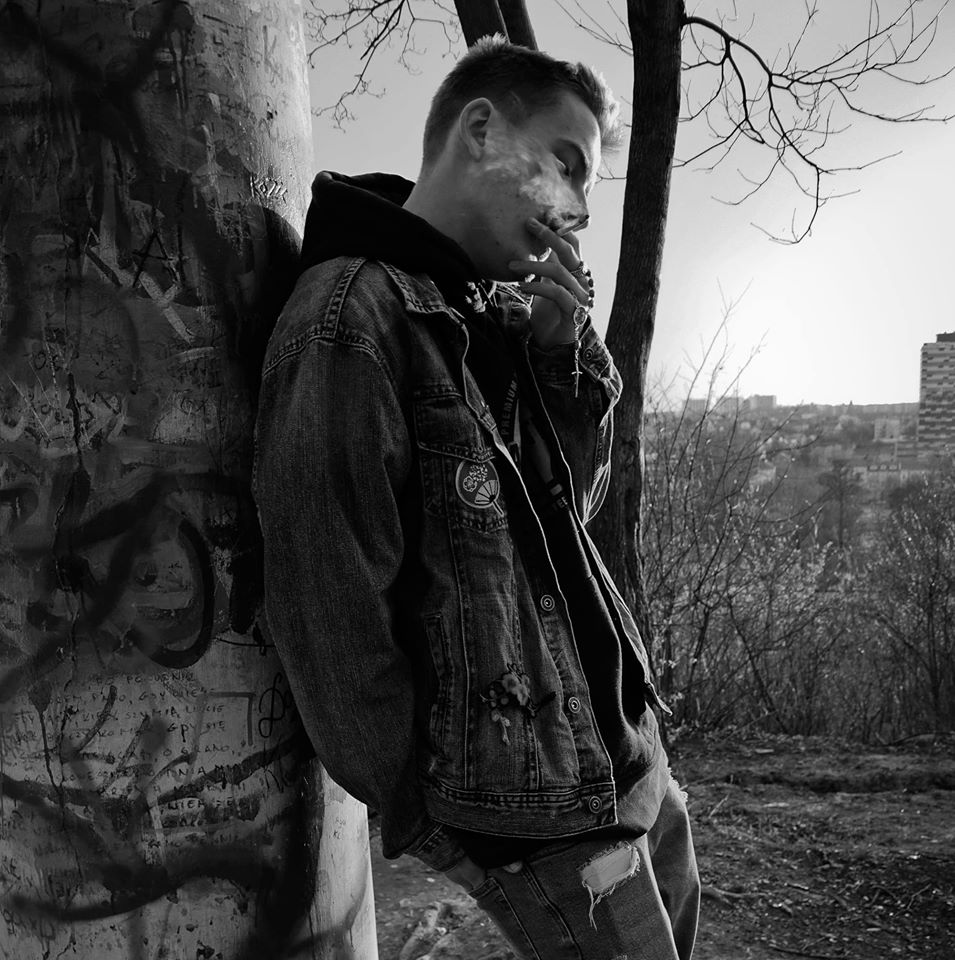 Smutny. Wykonanie fotografii: Angelika Rathnait Agapow - Fotografia