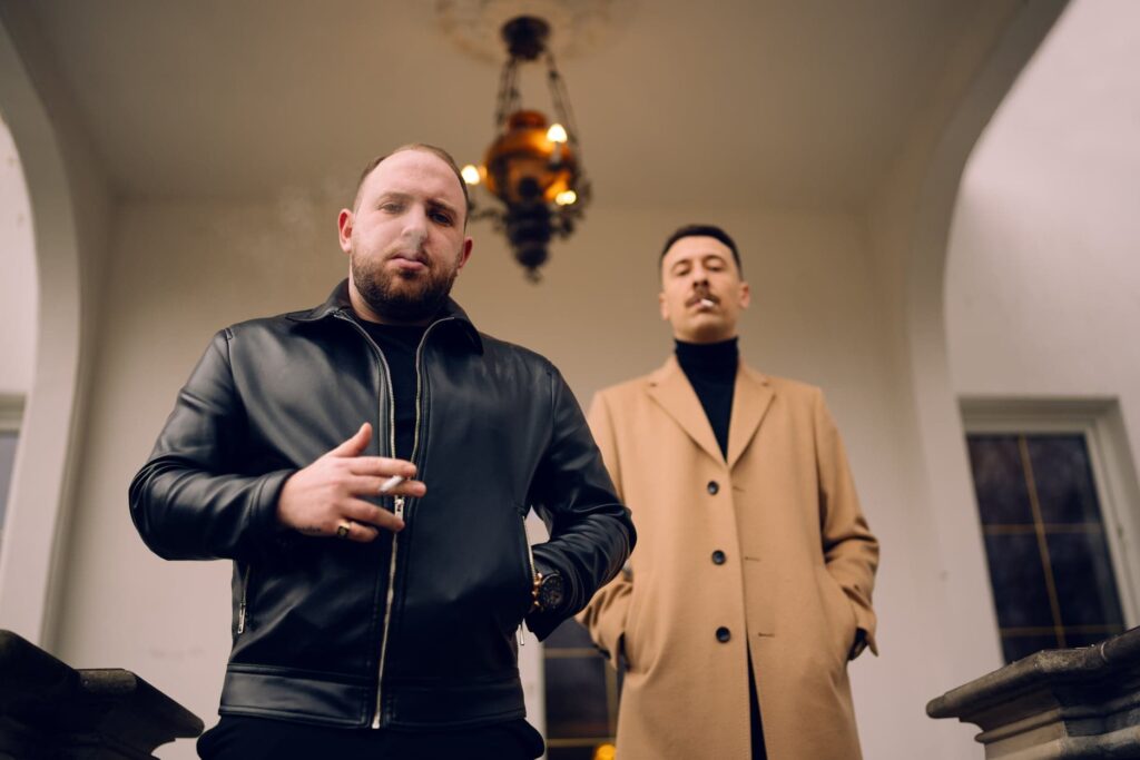 Avi Louis Villain