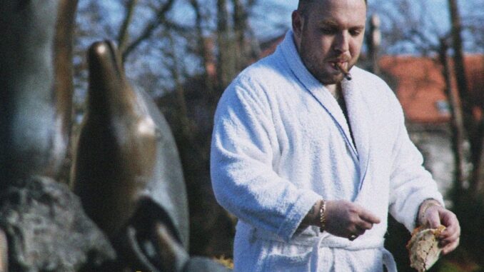 Avi Louis Villain Soprano