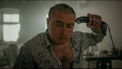 Intruz Oliver Olson - Od pierwszej zwroty po grób